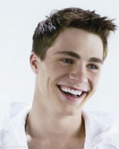 Colton Haynes Fotoğrafı