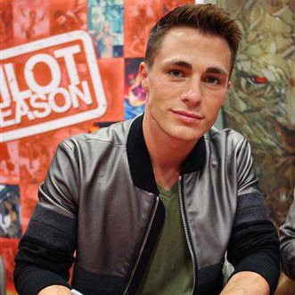 Colton Haynes Fotoğrafı