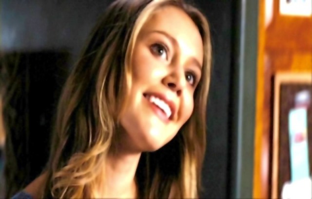 Julianna Guill Fotoğrafı