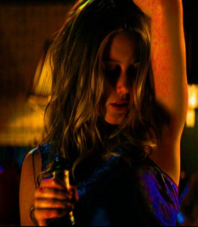 Julianna Guill fotoğrafı