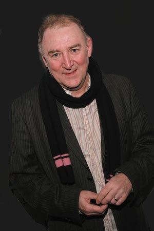 Dermot Crowley fotoğrafı