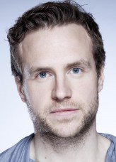 Rafe Spall fotoğrafı