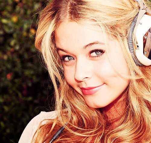 Sasha Pieterse Fotoğrafı
