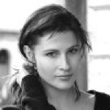 Emma Catherwood fotoğrafı