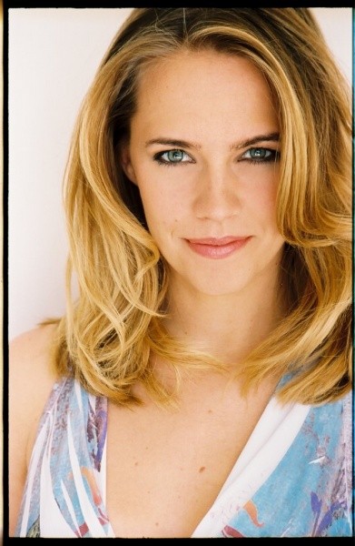 Jessica Barth fotoğrafı