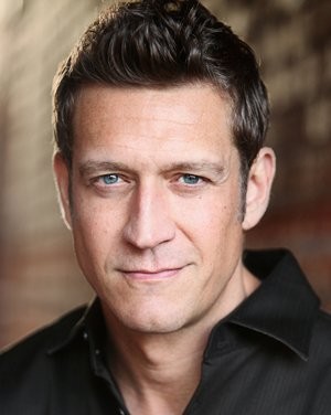 Robert Gant Fotoğrafı