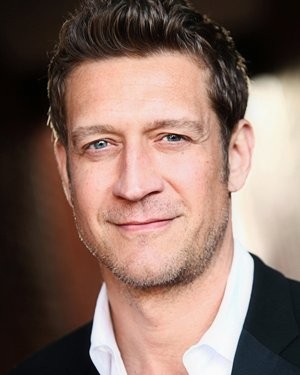 Robert Gant Fotoğrafı