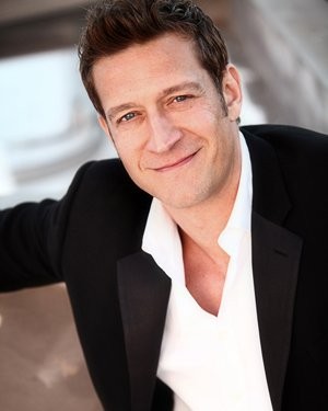 Robert Gant fotoğrafı