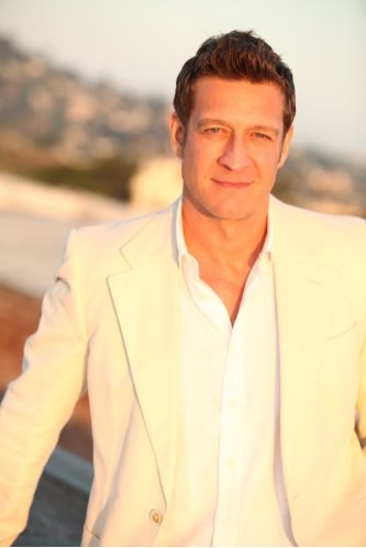 Robert Gant fotoğrafı