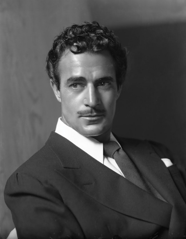 Gilbert Roland fotoğrafı