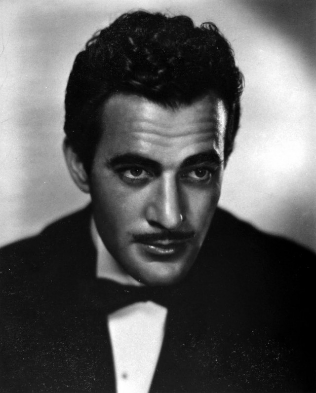 Gilbert Roland fotoğrafı