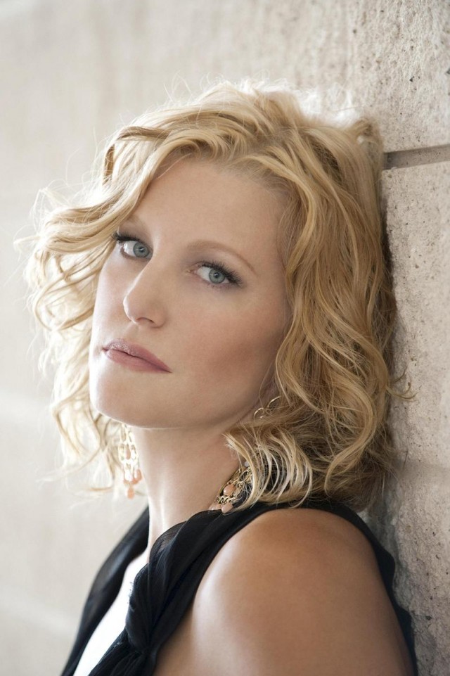 Anna Gunn fotoğrafı