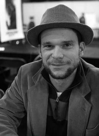 Matthew John Armstrong fotoğrafı