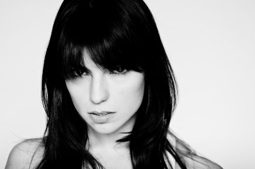 Angela Trimbur fotoğrafı