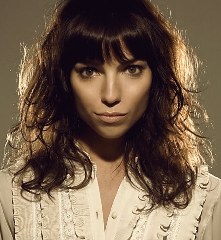 Angela Trimbur fotoğrafı