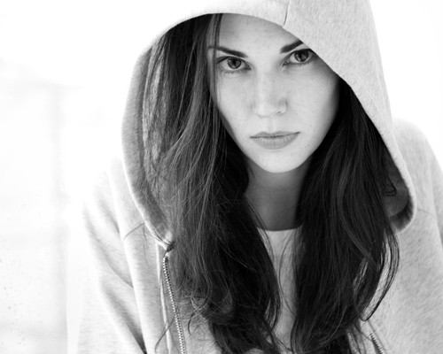 Laura Mennell fotoğrafı