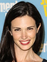 Laura Mennell fotoğrafı