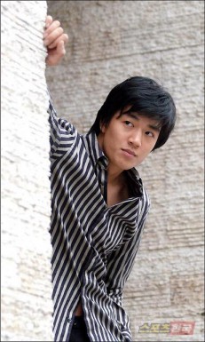 Kim Rae-Won Fotoğrafı