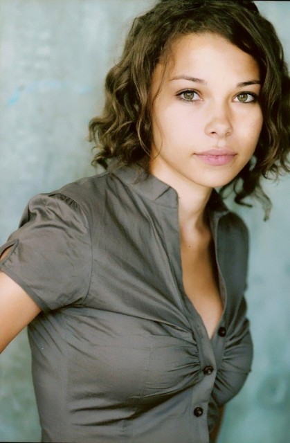 Jessica Parker Kennedy Fotoğrafı