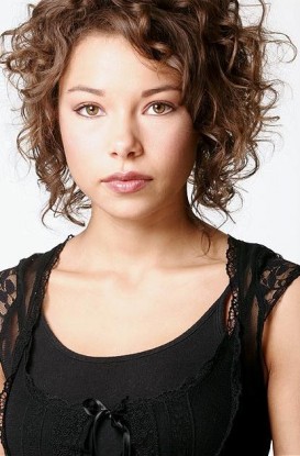 Jessica Parker Kennedy Fotoğrafı