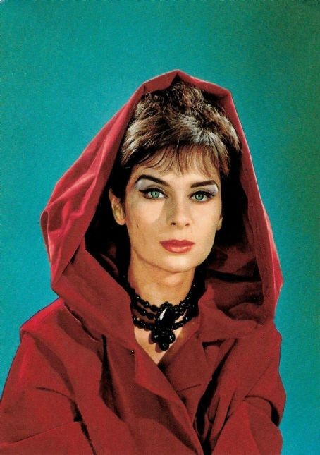 Juliette Mayniel fotoğrafı