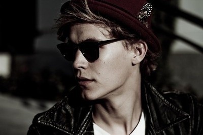 Rhys Wakefield fotoğrafı