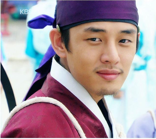 Yu Ah-in Fotoğrafı