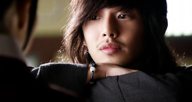 Yu Ah-in Fotoğrafı