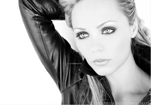 Laura Vandervoort Fotoğrafı