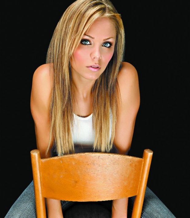 Laura Vandervoort Fotoğrafı