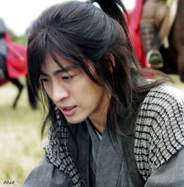 Bae Yong-jun Fotoğrafı