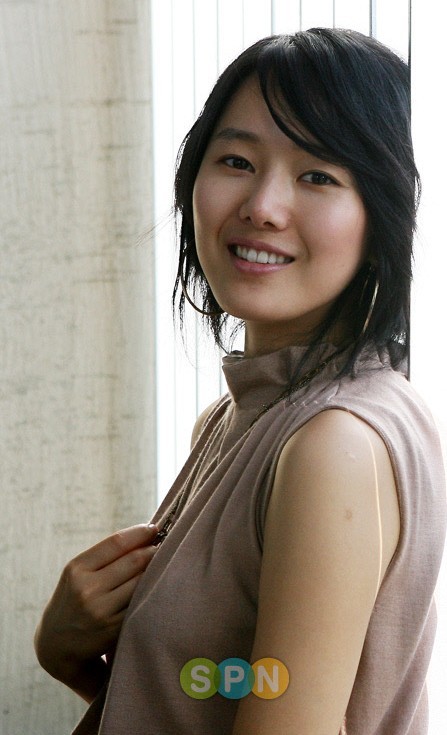 Yoon Jin-seo Fotoğrafı