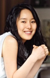 Yoon Jin-seo fotoğrafı