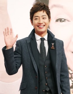 Lee Sang-yeob Fotoğrafı