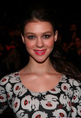 Nicola Peltz Fotoğrafı