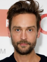 Tom Mison fotoğrafı