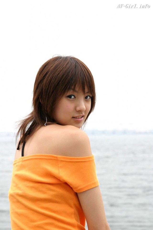 Akina Minami Fotoğrafı