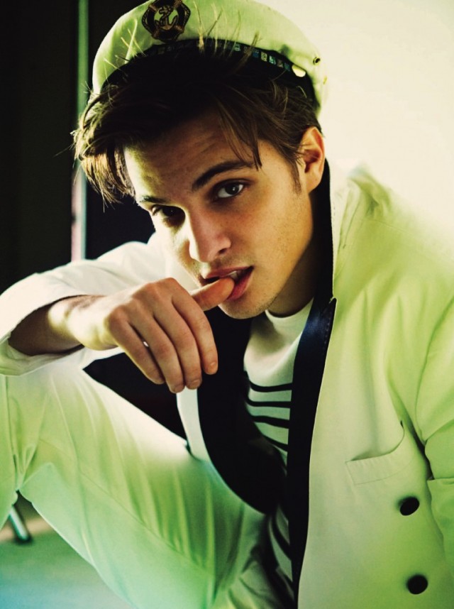 Luke Grimes fotoğrafı