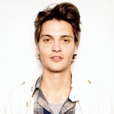 Luke Grimes fotoğrafı