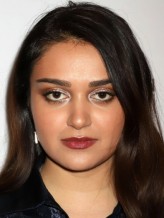 Ariela Barer fotoğrafı