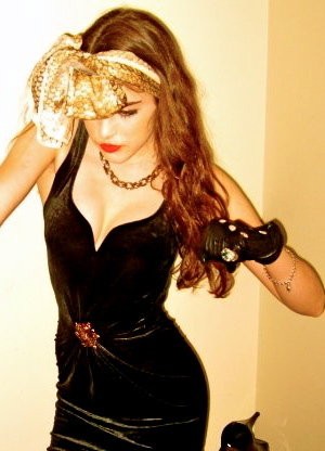 Elizabeth Gillies Fotoğrafı