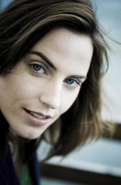 Antje Traue Fotoğrafı