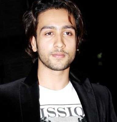 Adhyayan Suman fotoğrafı