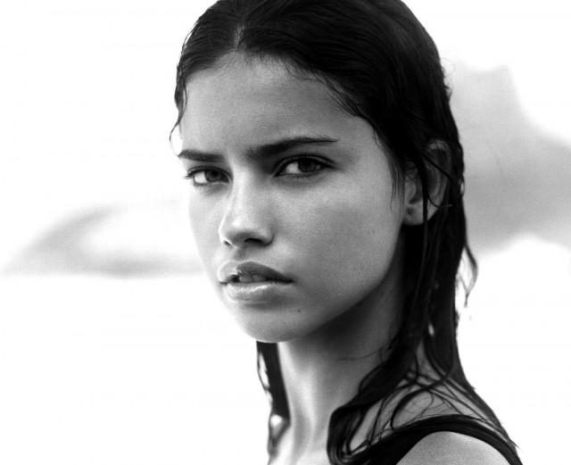 Adriana Lima Fotoğrafı