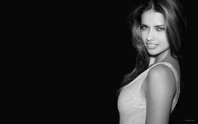 Adriana Lima Fotoğrafı