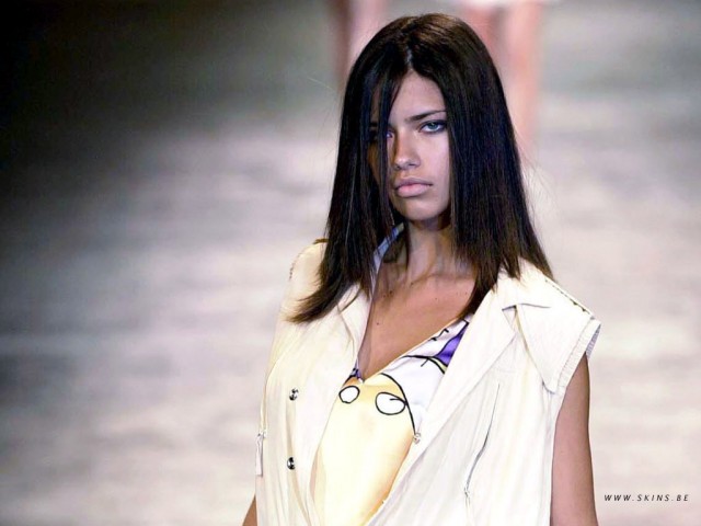 Adriana Lima Fotoğrafı