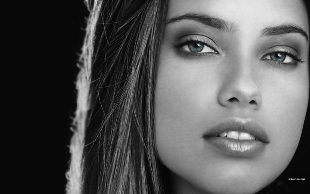 Adriana Lima Fotoğrafı