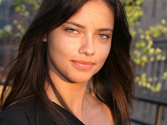 Adriana Lima Fotoğrafı
