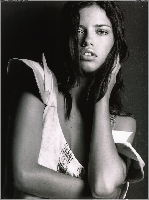 Adriana Lima Fotoğrafı