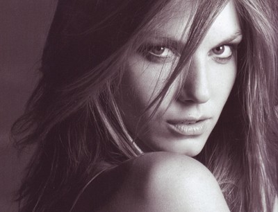 Angela Lindvall Fotoğrafı